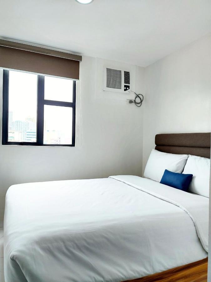 Airobedz Makati - A Value Hotel Manila Exterior photo