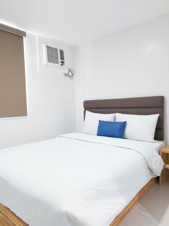 Airobedz Makati - A Value Hotel Manila Exterior photo